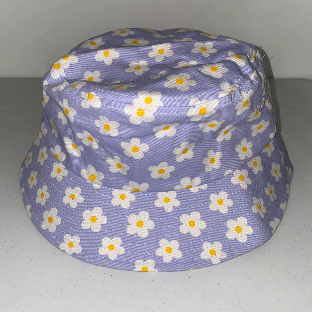 Lavender and white daisy print bucket hat from Ulta